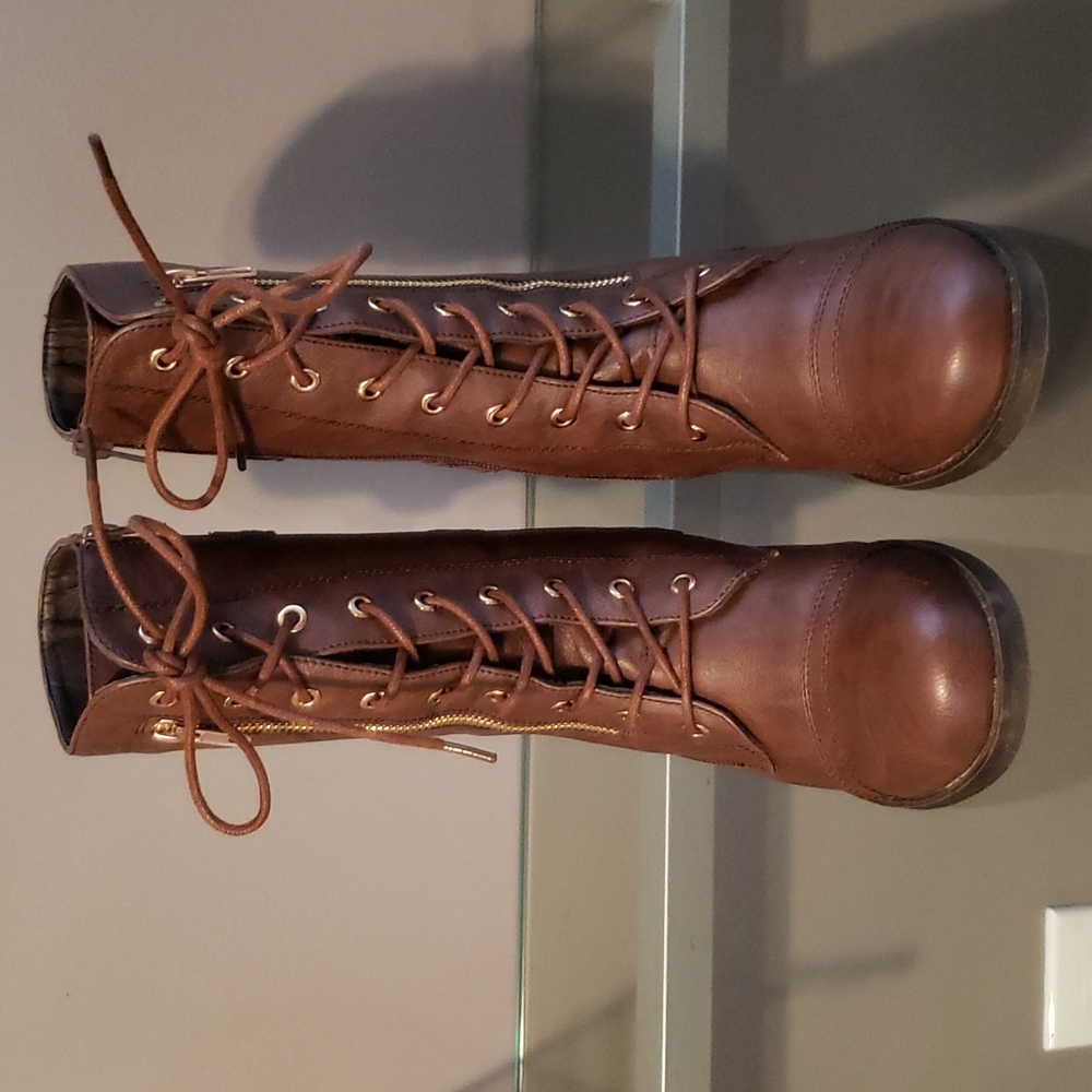 GIRL'S PAZZLE BROWN BOOTS...SIZE 1
